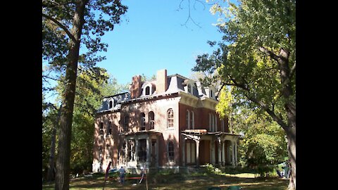 Ghostly Destinations with Denise and Ron Pridemore - host Mark Eddy