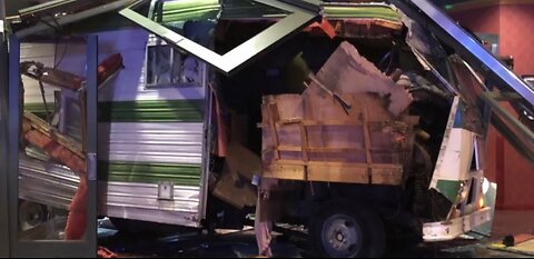 Witnesses react to RV crashing into Cannery casino