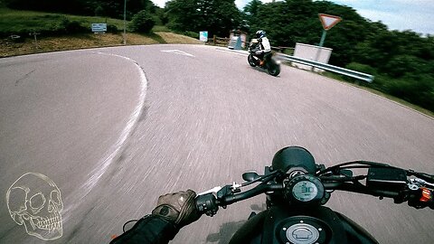 XSR700 & MT-09 ACTION. (RAW Onboard)