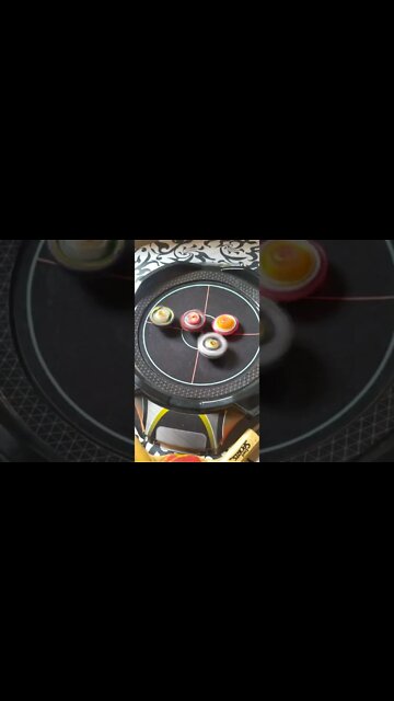 batalha de beyblade fafnir vs phoenix vs spriggan vs raphael #batalhadebeyblade