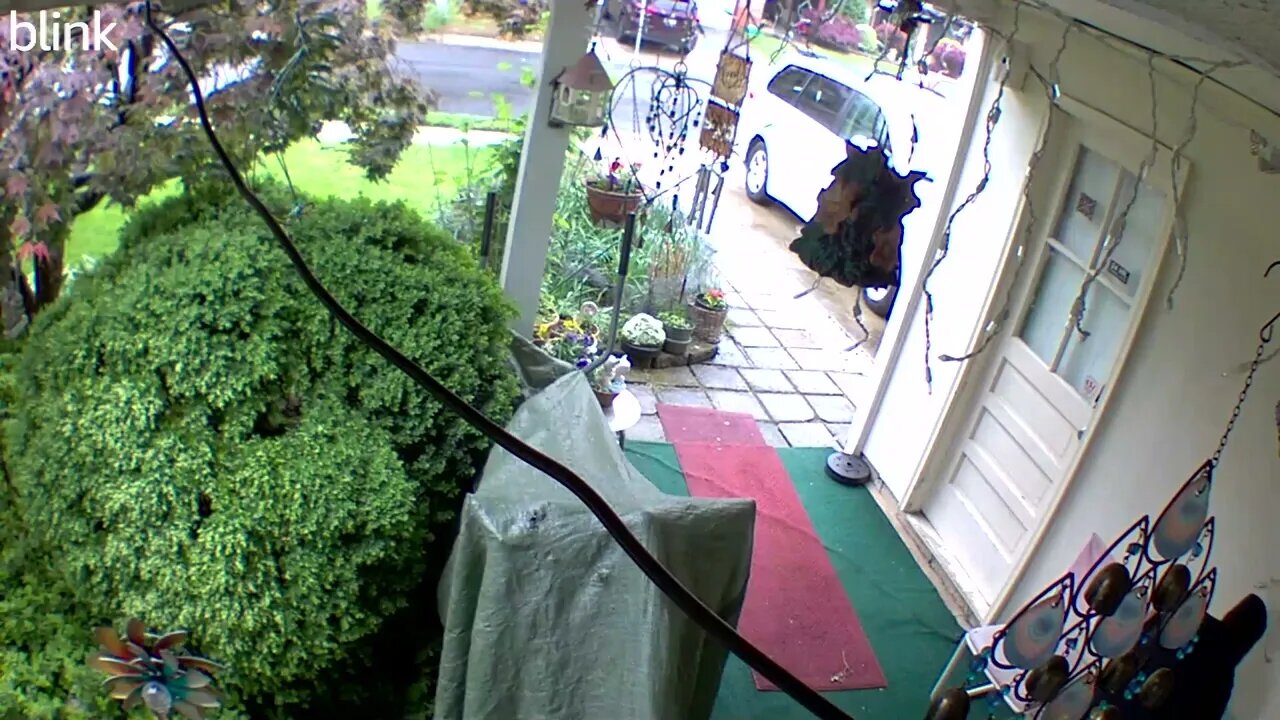 2_WEST_FLOODLIGHT_VIDEO_CAM_2023-04-30T14_55_00-0400.mp4
