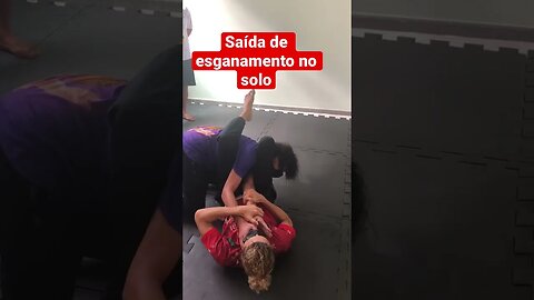 Saída de esganamento no solo #defesapessoal #kravmaga #segurança #aracaju #luta #esporte #mma