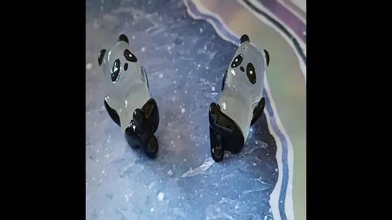 PANDAS ON BACK CRYSTAL - GLOWS IN THE DARK