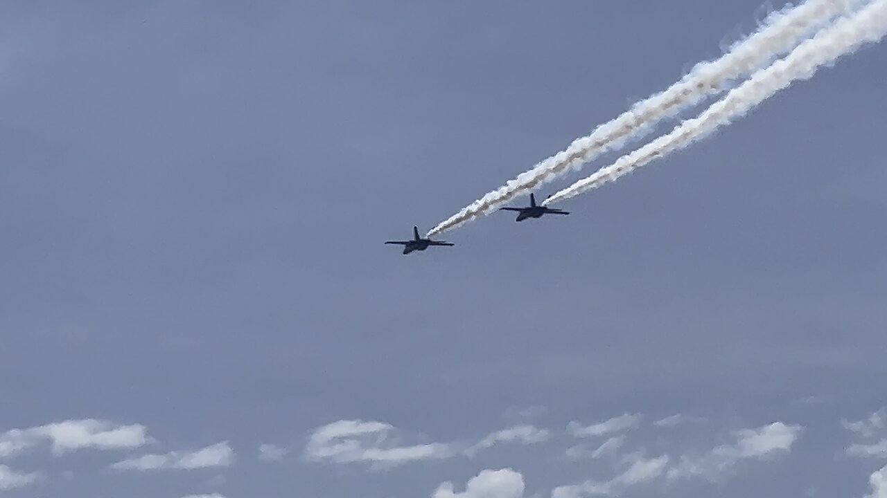 CNE Toronto Air Show 17. Loud sounds alert