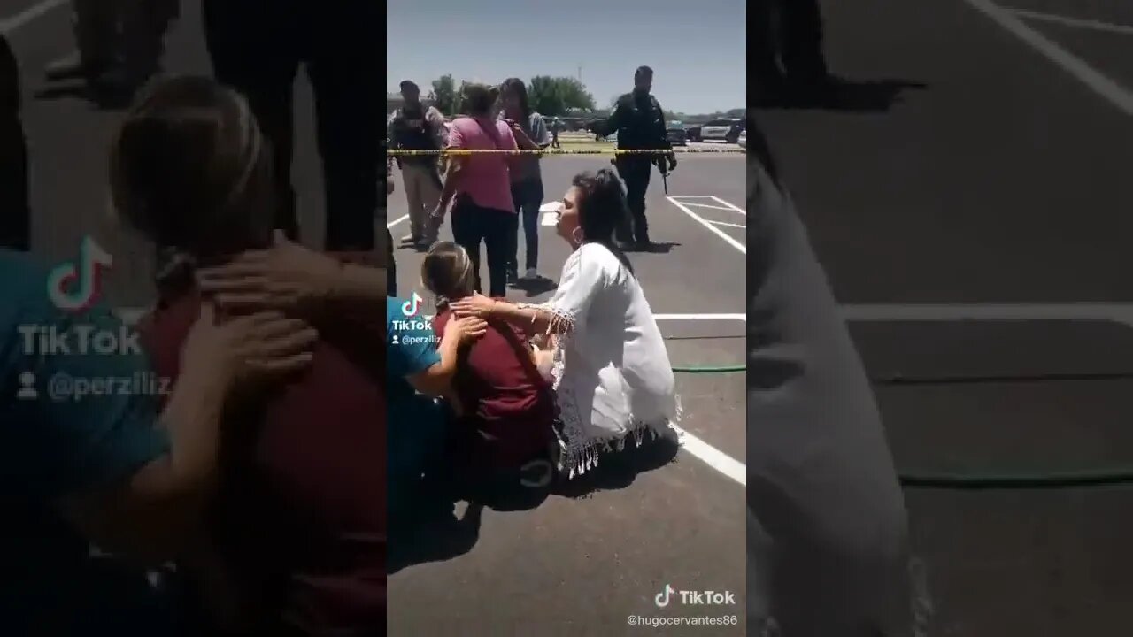 Robb Elementary School #Uvalde, #Texas, as parents await for word on their children. 💔