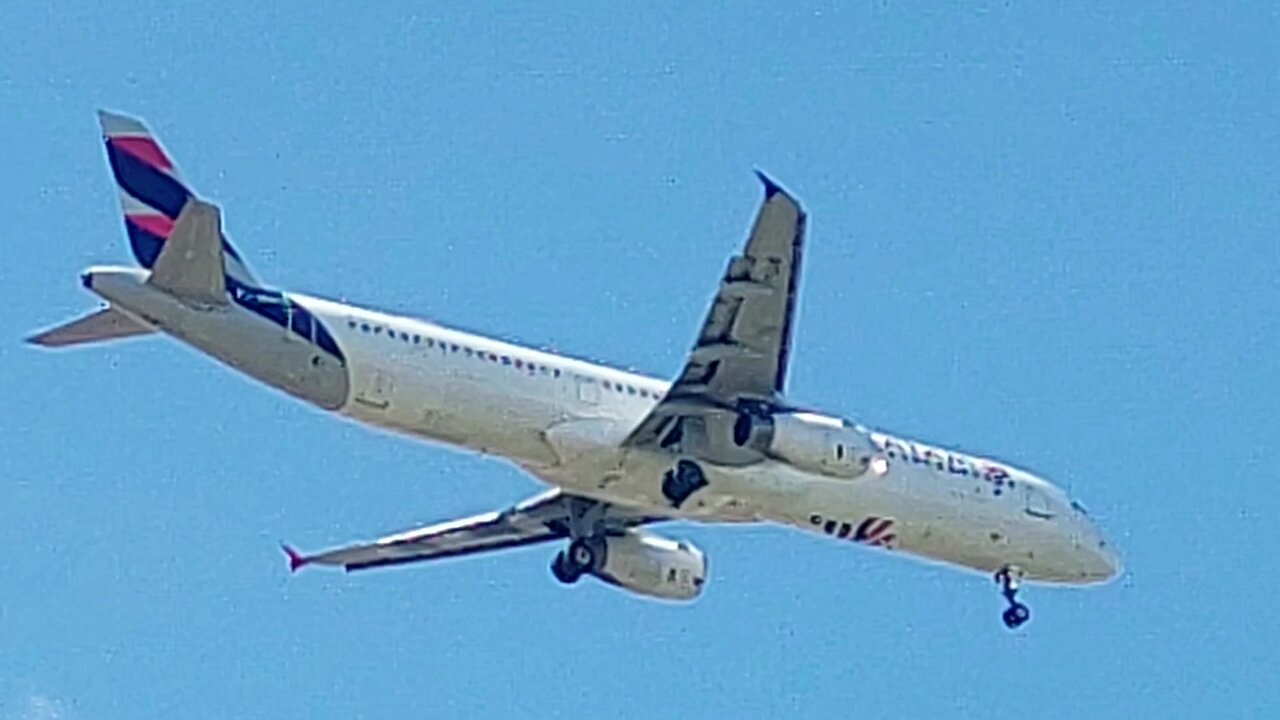 Airbus A321 PT-MXC vindo de Natal para Fortaleza,Airbus A321 PT-MXC coming from Natal to Fortaleza