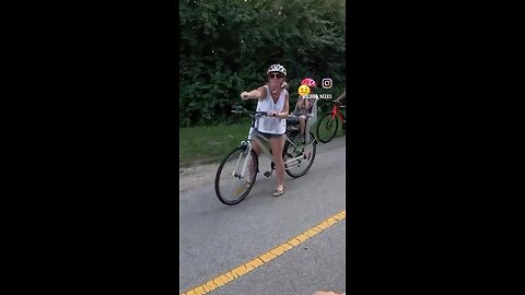 E-Bike vs Karen