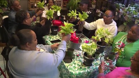 Growing together: Support group for moms pot plants in children's memory