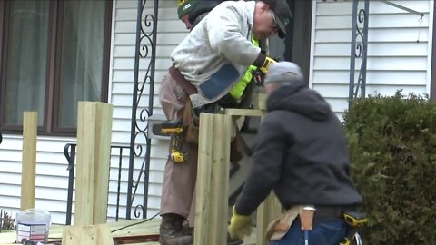 Grand Chute Lions build 500th handicap ramp for community