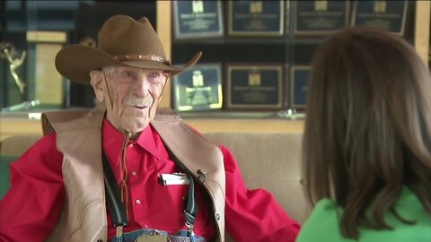 98-year-old Coloradan will be walking BOLDERBoulder with family