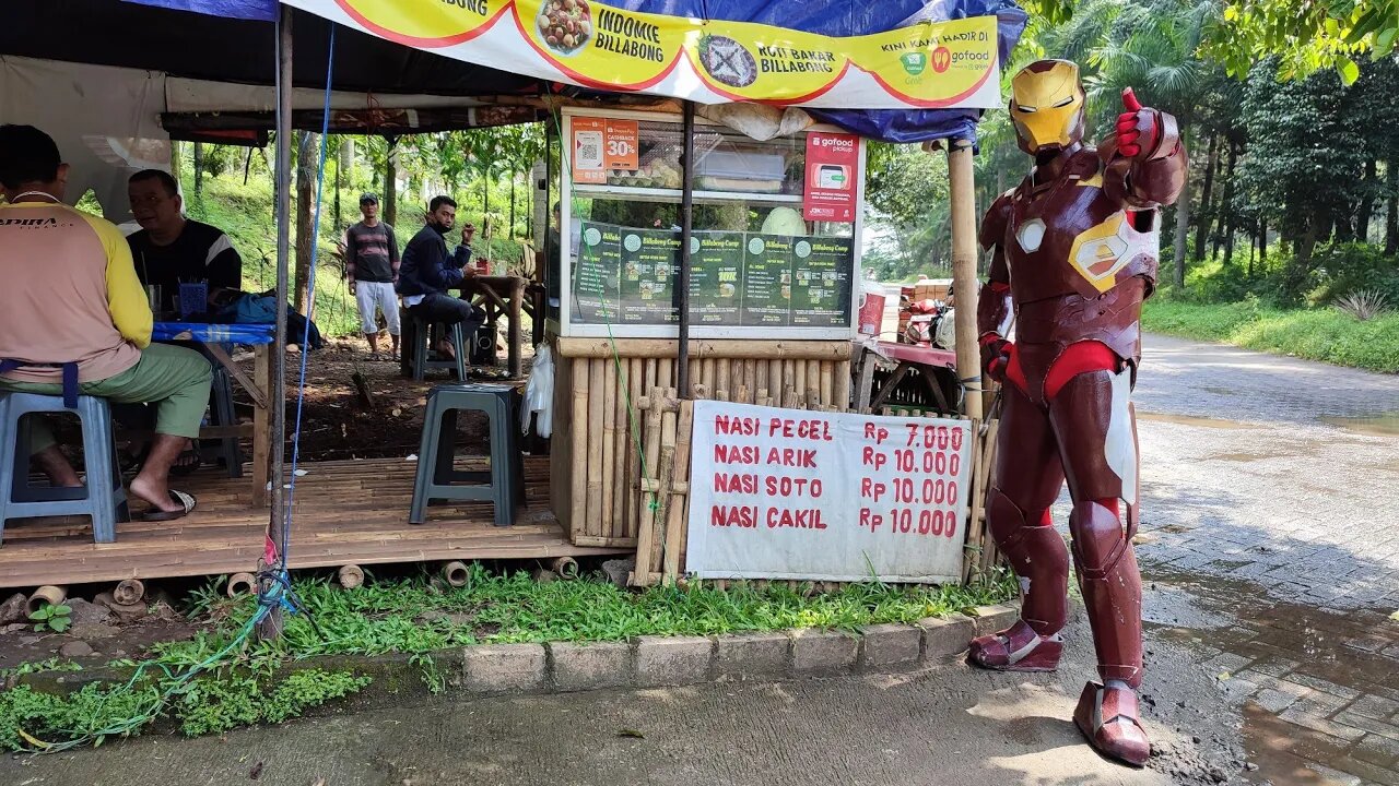 Nasi Cakil Iron Man, Taman Pinus Billabong