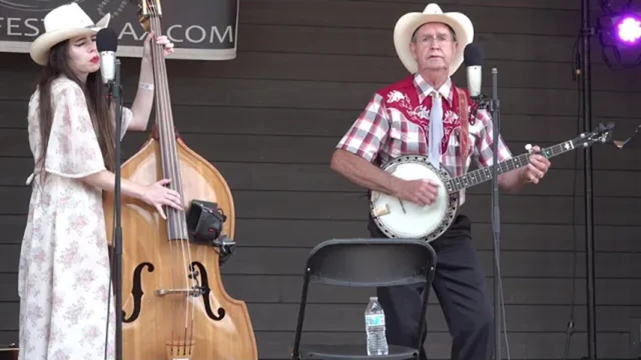 Larry Sigmon & Martha Spencer - Crying Holy Unto the Lord