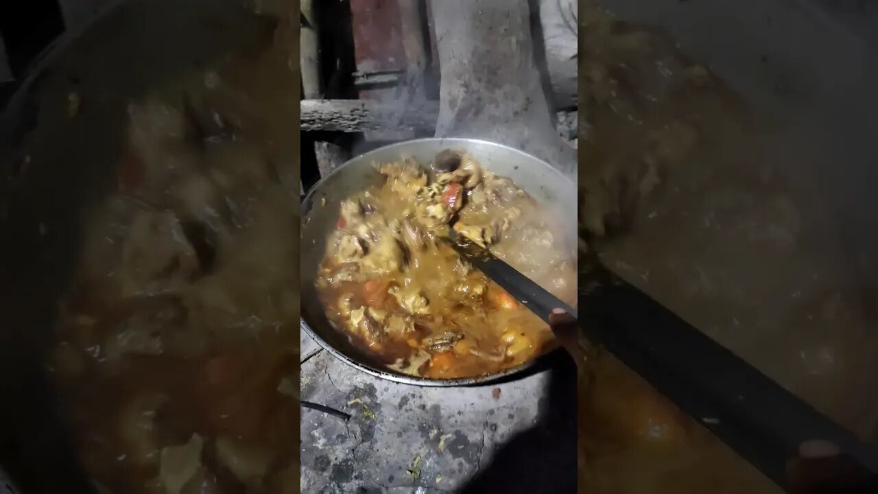 রাতের বেলা উননের জালে কয়লার এর মাংস রান্না করছি 🤤🤤 #msvillagelifestyle #trending #shortsvideo
