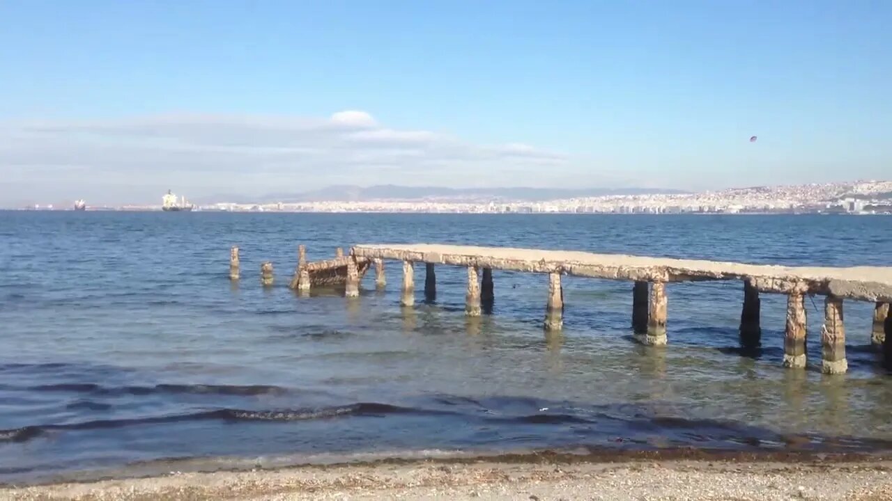 Ανατολικά της γκρεμισμένης γραφικής Αποβάθρας Ν.Ο.Θ. μετά την "Ελπίς" (P4)