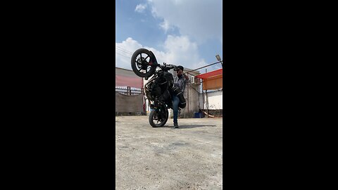Pulsar Bike Stunt