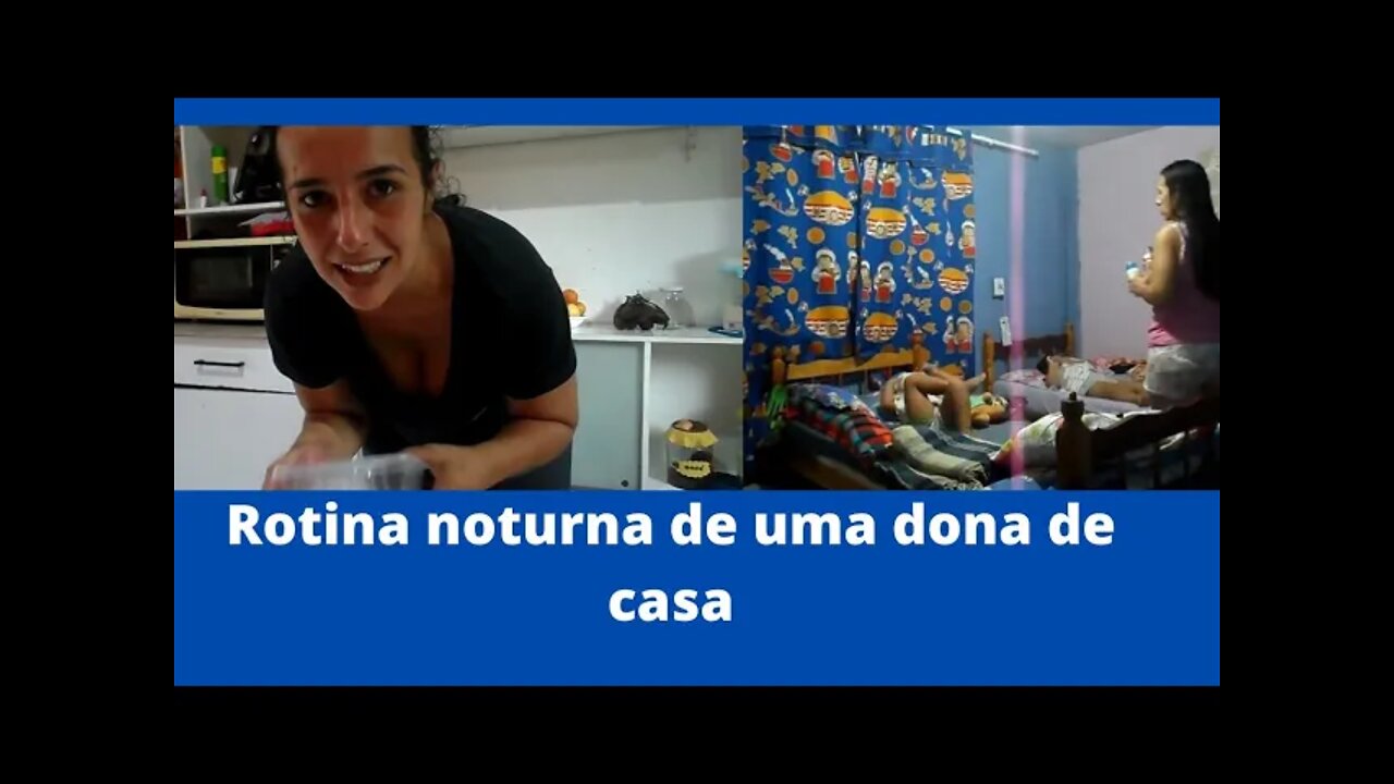 Rotina noturna com gêmeos - dona de casa