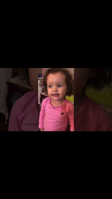 CRIANCA AJUDANDO A ARRUMAR A LOJA DO TITIO - CHILD HELPING TO STORE THE TITIO STORE