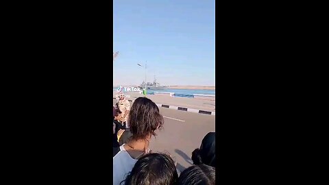 Israeli warship roaming the Egyptian coast to the disgust and shock of the locals