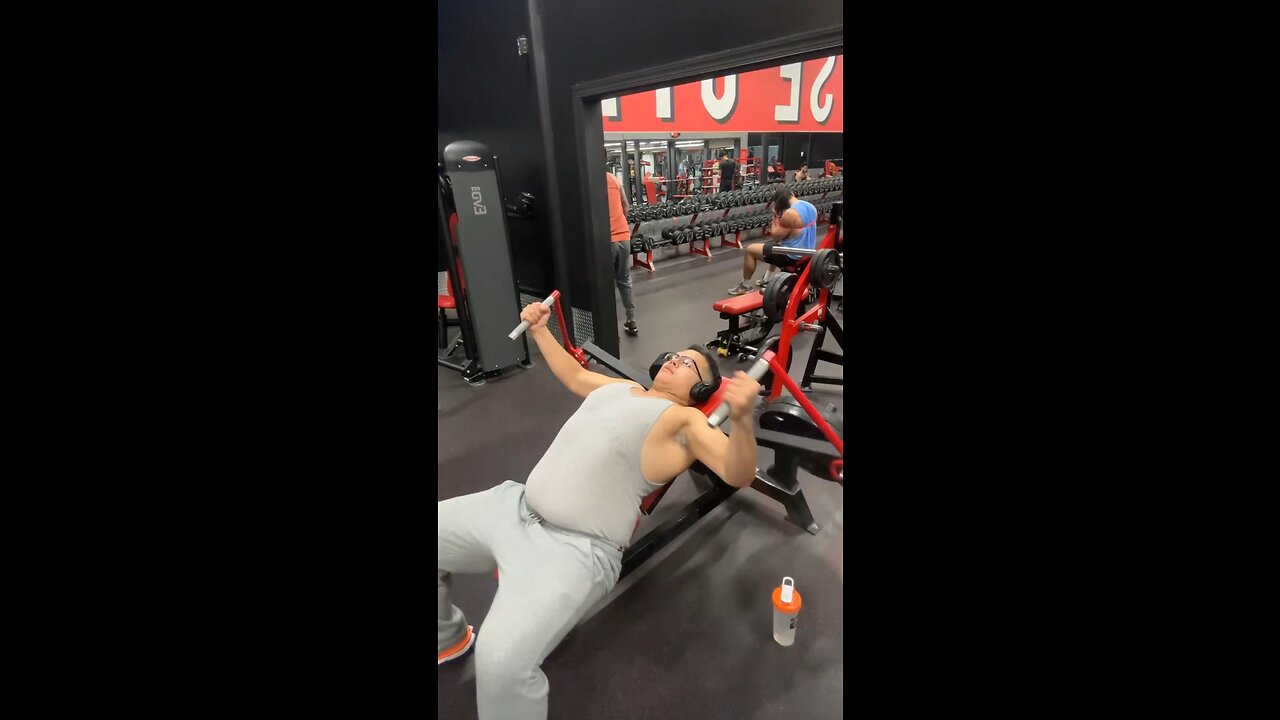 Keep getting up, keep working, keep fighting for what you want. #CapCut #trending #gym #fyp