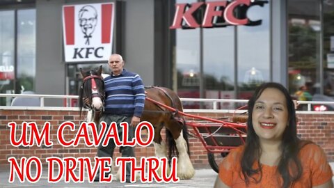 Um cavalo no drive thru do KFC na Inglaterra I Cinthia Artea