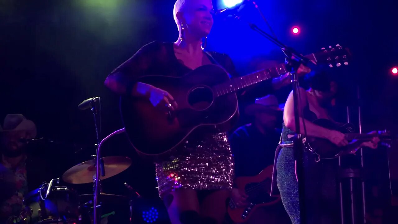 Lillie Mae - At Least Three In This Room (3rd&Lindsley Lightning 100)