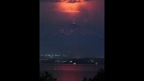 Stunning thunderstorm over Chile’s Villarrica Volcano