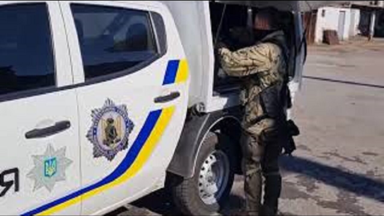 🇺🇦Graphic War18+🔥Ukraine Special Bomb Unit Kyiv Police Recover Unexploded Artillery in Neighborhoods