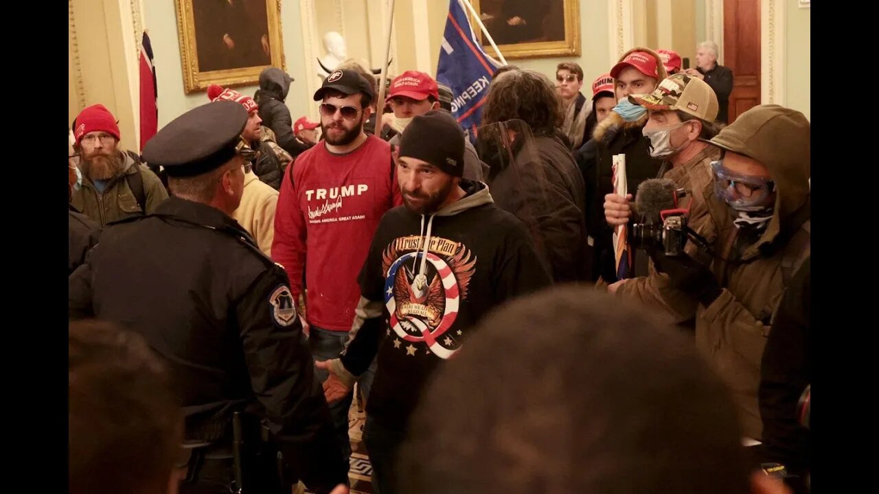 INCREDIBLE MUST WATCH VIDEO OF CAPITOL POLICE ALLOWING PROTESTERS TO ENTER CAPITOL SIDE DOOR!