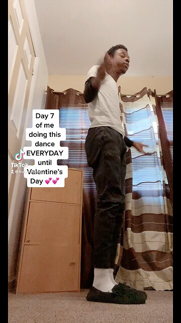 Day 7 of me doing this dance EVERYDAY until Valentine’s Day 💕💕