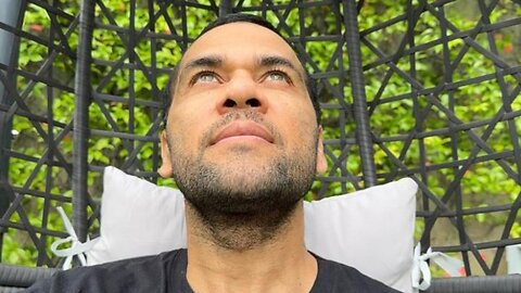 Here Is How DANI ALVES LIVES in PRISON 🤯😱