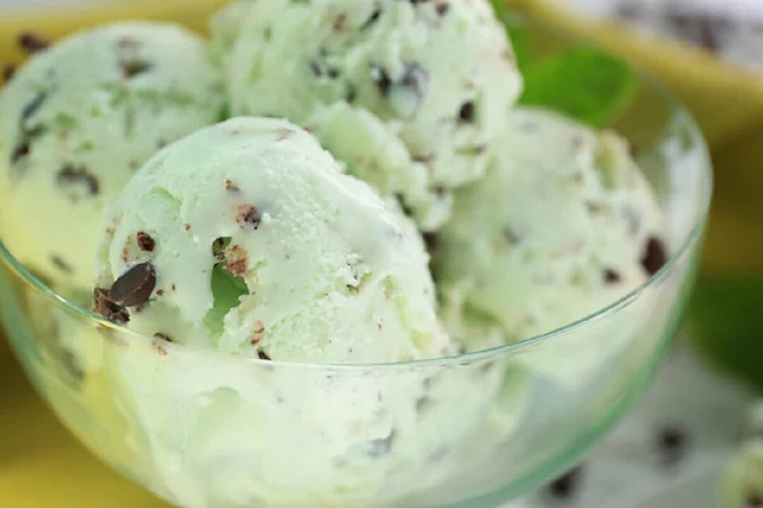 The Best Mint Chocolate Chip Ice Cream - Baskin Robbins Mint Chocolate Chip Ice Cream Recipe At Home