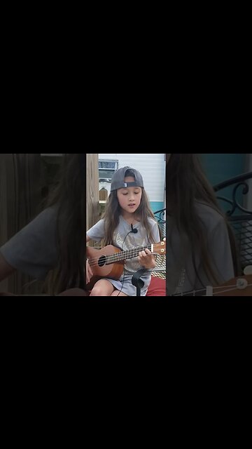 Penny singing a verse of a classic #soundofsilence from #simonandgarfunkel 🎶😊