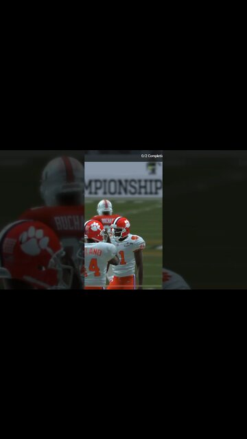 College Throwbacks: Clemson vs. Miami Gameplay - Madden NFL 22 Mobile Football