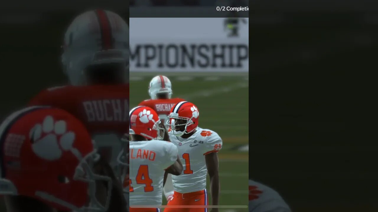 College Throwbacks: Clemson vs. Miami Gameplay - Madden NFL 22 Mobile Football