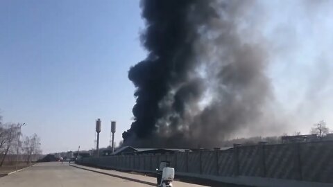 OIL TANK BOMBED IN KIEV! RUSSIA UKRAINE WAR!!