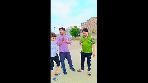 अपने दोस्तों को टैग करें 🤣🤣
