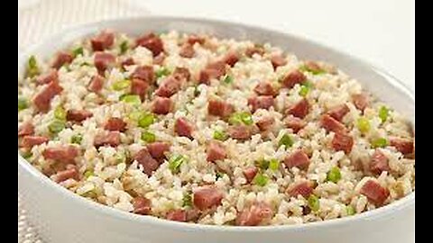 93-Arroz refogado com cebola, pimentão, cenoura e calabresa