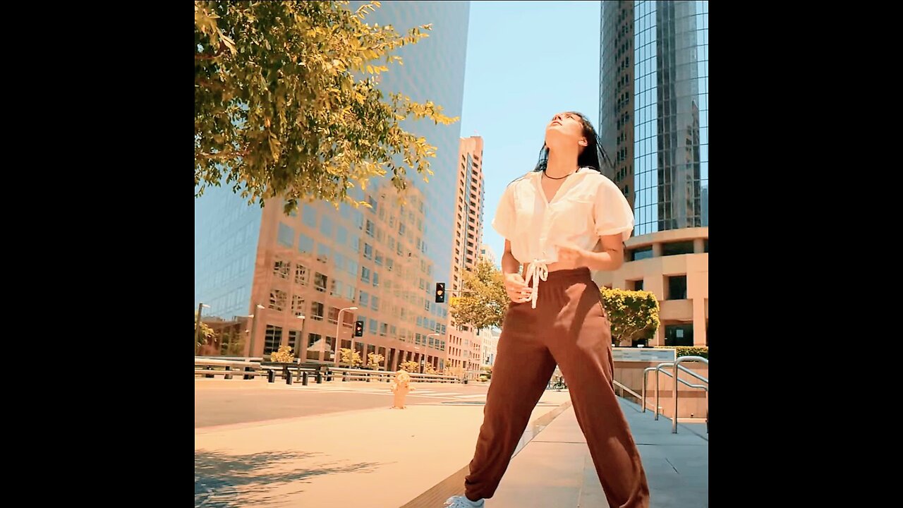 Gabry Ponte x LUM!X x Prezioso - Thunder (Dance Video)