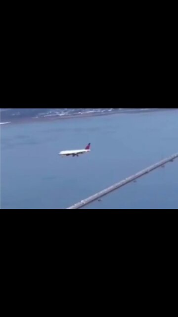 A Glitch In The Matrix! Wild Video Of An Airplane Frozen In Place Over San Francisco Bay
