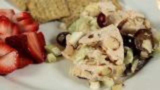 Healthy Lunch Ideas: Chicken Salad And Fruit Spritzer