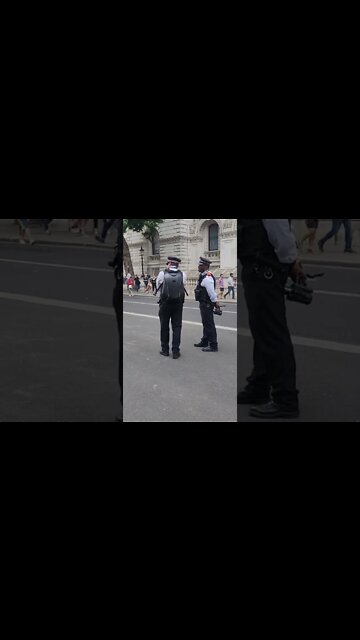 Police turn their backs on when they see im filming them #metpolice