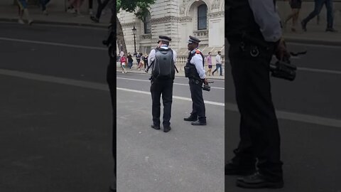 Police turn their backs on when they see im filming them #metpolice