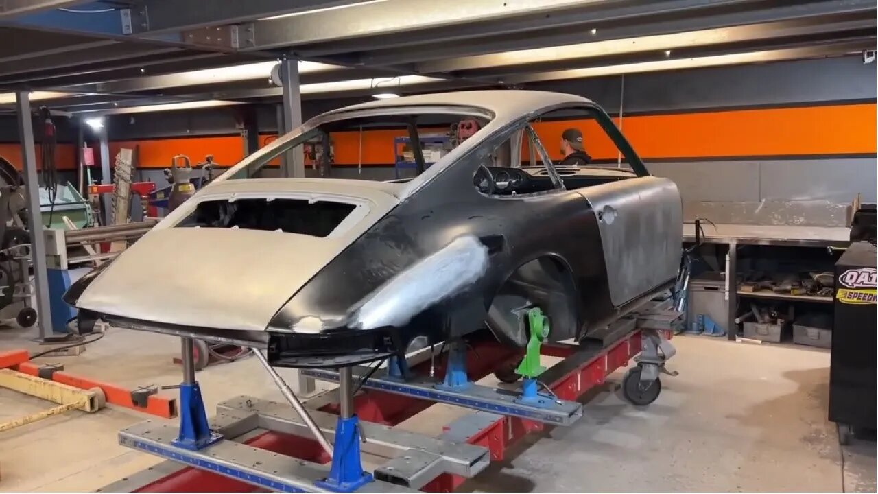 Porsche 912 restoration by TGE on Celette bench, part 2