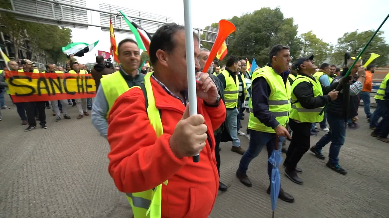 Truck driver strike in Spain threatens holiday supply chain