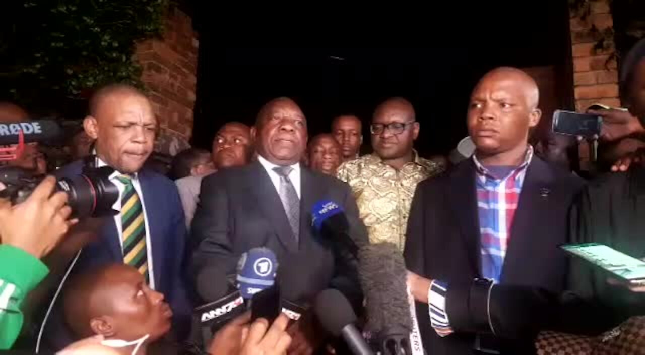 MEDIA: SA President Cyril Ramaphosa outside Winnie Madikizela-Mandela's home in Soweto (7mQ)