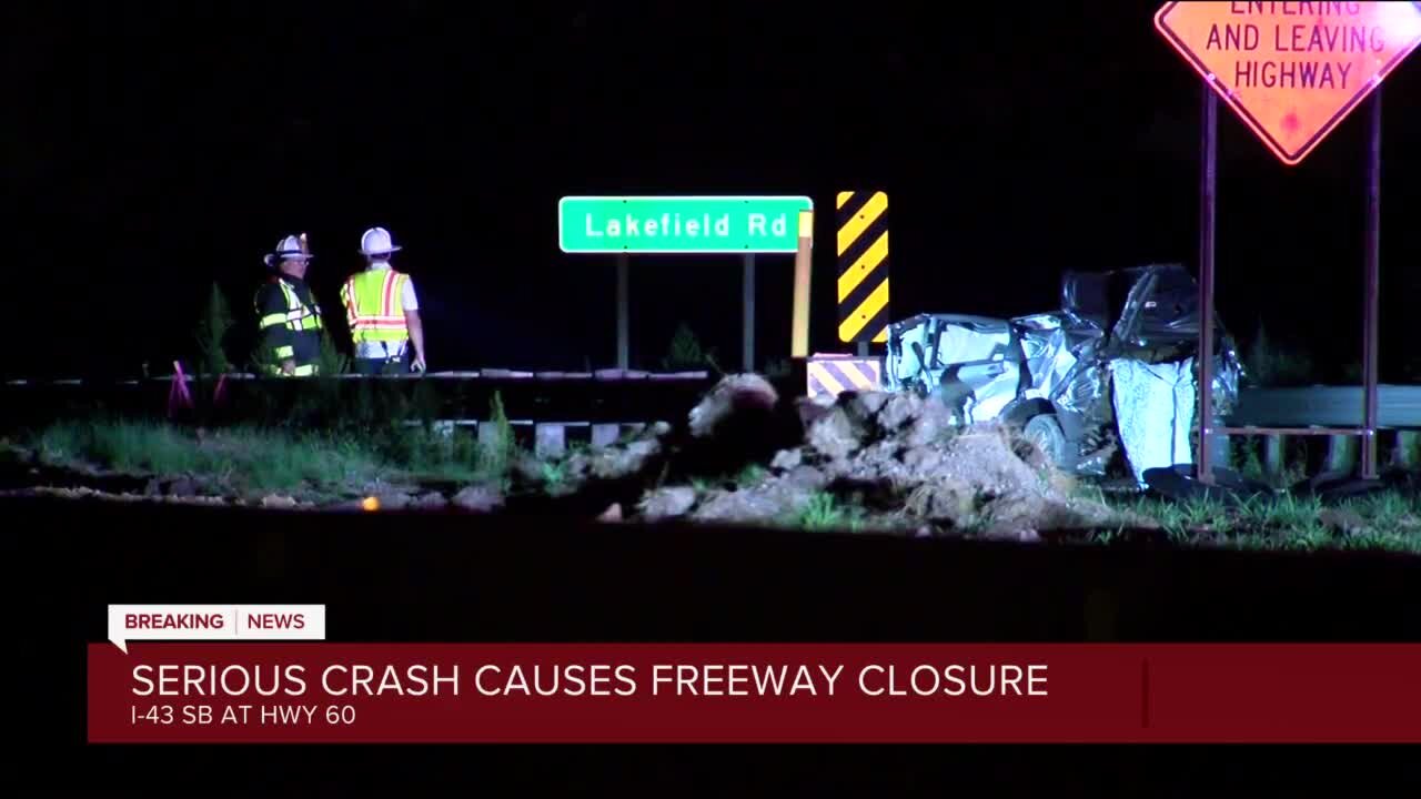 I-43 southbound shutdown near Grafton following semi vs car crash