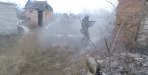 Soldiers using RPG in Ukraine against enemies