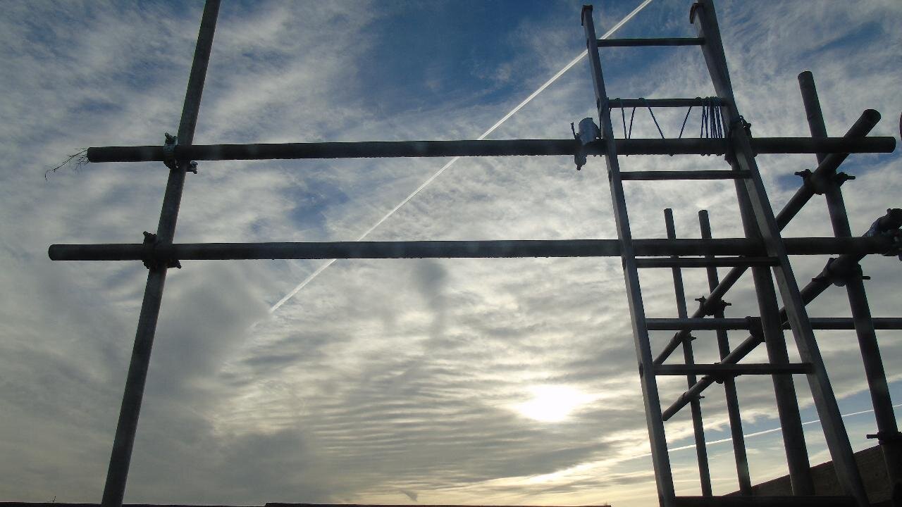 04.12.2024 (1145 to 1240) NEUK - Weather mods with frequencies and chemtrails