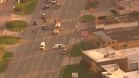 Police scene in Roseville shuts down Groesbeck Highway