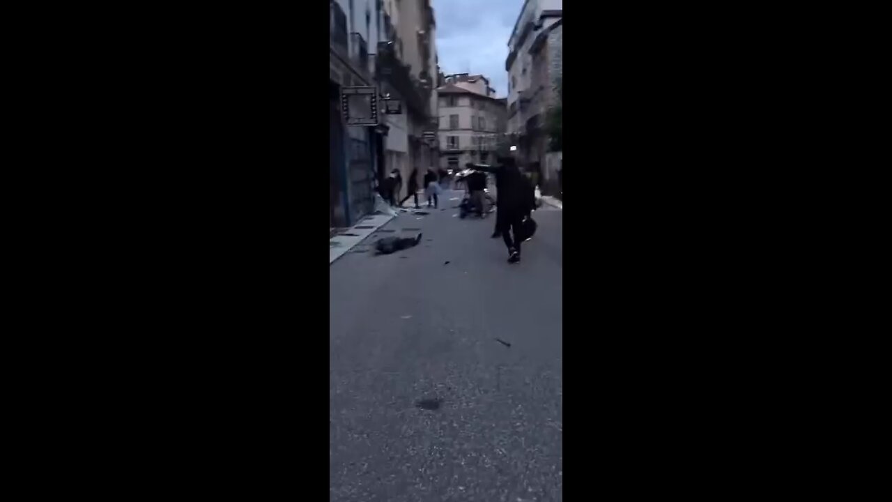 Grenoble FR: Invaders Wreaking Havoc Police & Military Are Clearly Too Busy Training Ukrainians